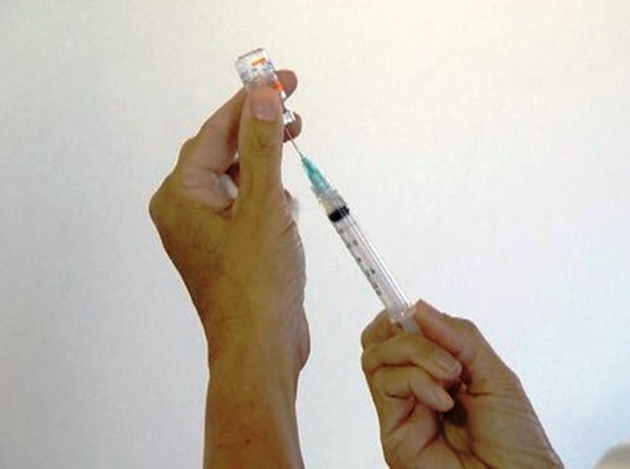 Brasil volta a ter média móvel de mais de 1 mil mortos por Covid por dia; alta no AM preocupa