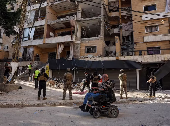 Israel desafia Trump e bombardeia Beirute; Irã lança mísseis e ameaça bases dos EUA em retaliação
