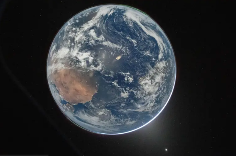 A espetacular imagem da Terra registrada pela tripulação da Artemis 2 rumo à Lua