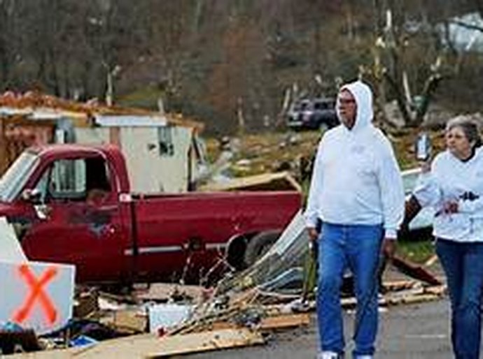 Tornados deixam 4 mortos nos EUA; dezenas de pessoas ficam feridas