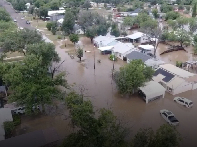 Sobe para 91 o número de mortos nas enchentes do Texas