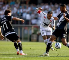 Coutinho supera Neymar, e Vasco humilha o Santos com goleada no Brasileirão