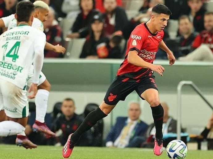 Athletico-PR vence Cuiabá e adentra o G6 do Campeonato Brasileiro