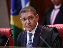 Kassio viajou em avião de advogado que defendeu Cláudio Castro