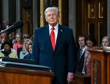 Trump diz que não haverá acordo com Irã exceto com 'rendição incondicional'