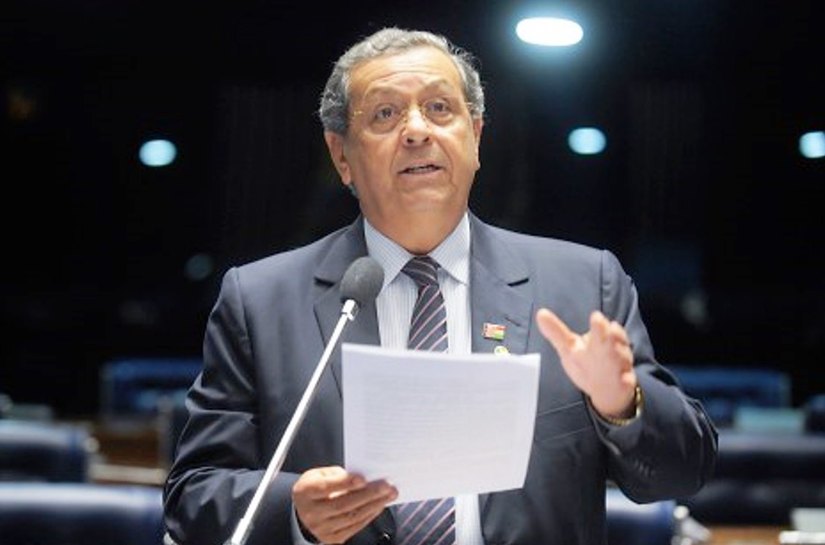 Senador Jayme Campos, de 69, está infectado com a Covid 19; Ele segue isolado e saúde requer cuidados