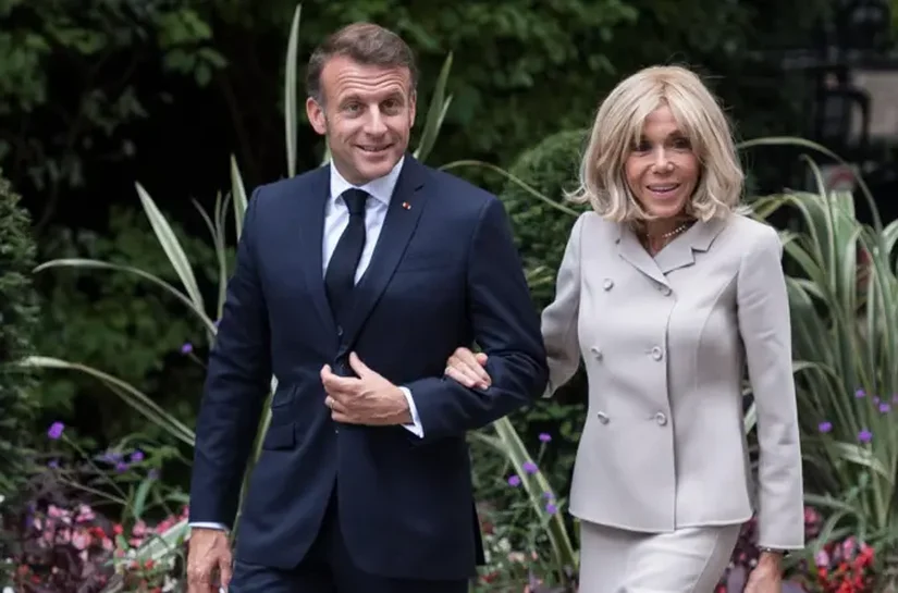 Casal Macron vai apresentar 'prova científica' de que primeira-dama da França é mulher para Justiça nos EUA