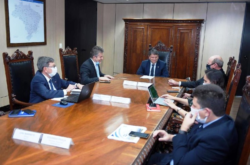 Ministro da Infraestrutura garante a Mauro Mendes retomada das obras na BR-163