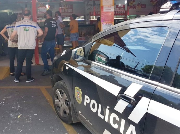 Ação conjunta em açougue da Capital resulta na destruição de produtos impróprios para consumo