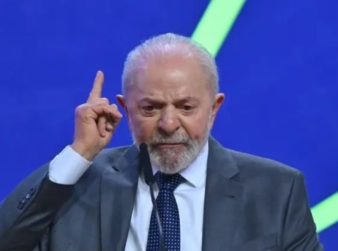 Lula cobra de Maduro dados detalhados de votação: 'Como resolve essa briga? Apresenta a ata'