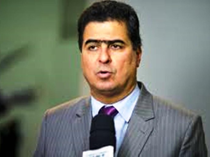 Mesmo com rejeição alta, Emanuel decide ser candidato e terá Stopa como vice na chapa