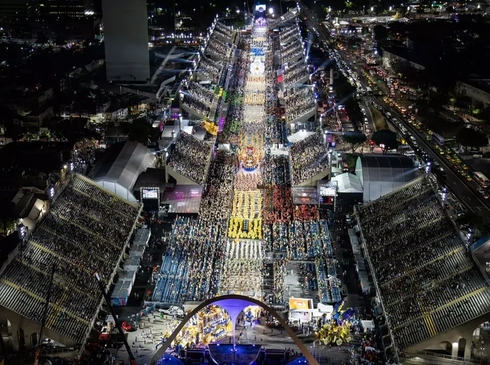 Grupo Especial do Rio de Janeiro começa com as maiores campeãs em noite de homenagens a personalidades