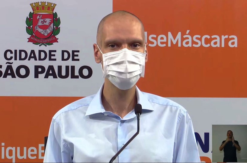 Por sangramento no estômago, Covas é intubado após ser transferido para UTI