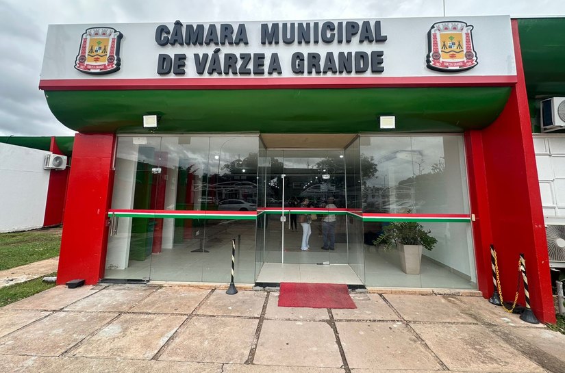Justiça barra eleição antecipada da Mesa Diretora e reabre disputa política na Câmara de Várzea Grande