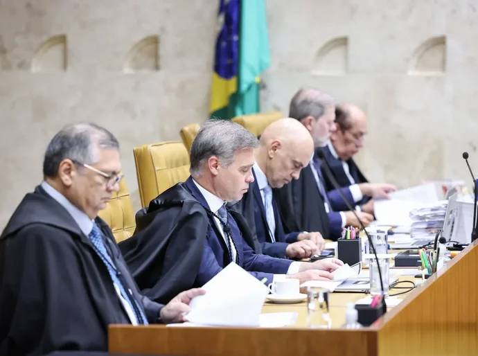 Guerra de despachos no STF teve ao menos 44 movimentações em duas semanas