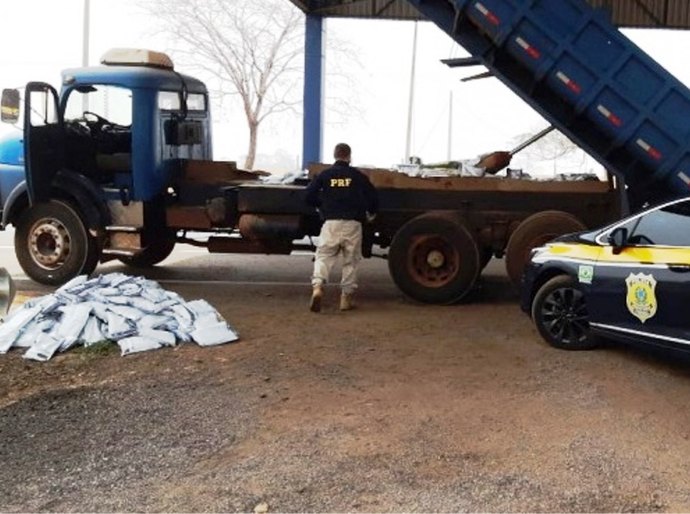Agrotóxico contrabandeado é apreendido pela PRF em Rondonópolis