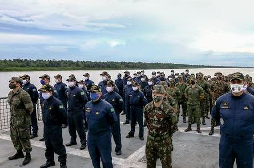 Navios da Marinha atracam no Pará para atender população ribeirinha