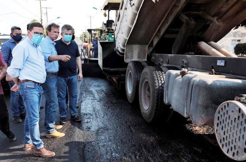 Governador Mauro Mendes fiscaliza andamento das obras de restauração da MT-246 já em fase final