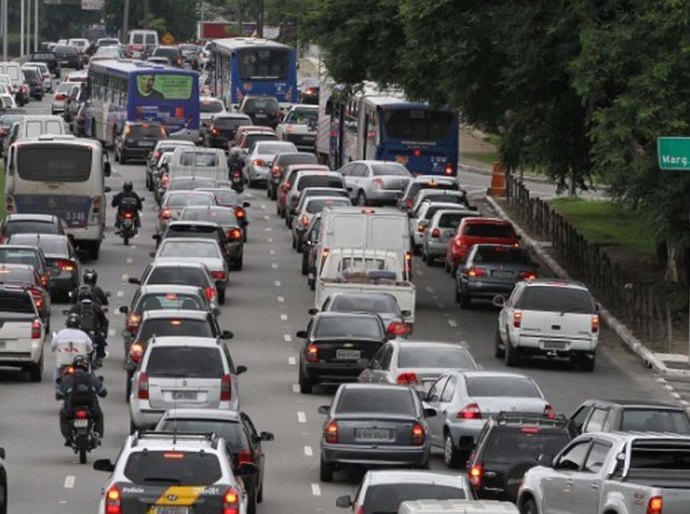 Contra privatização, São Paulo tem 9 linhas de metrô e trem em greve