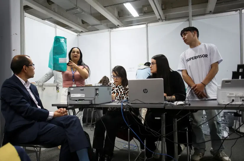 Presidente Petro denuncia fraude contra o voto na eleição da Colômbia