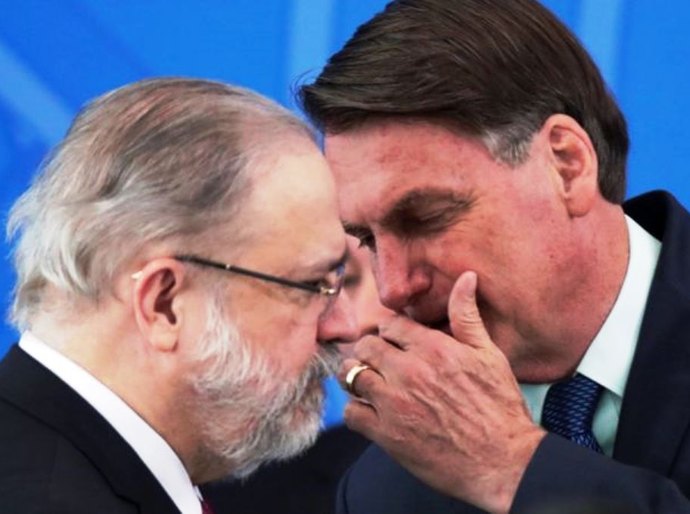 Aras é sabatinado para recondução na PGR de olho em vaga no STF