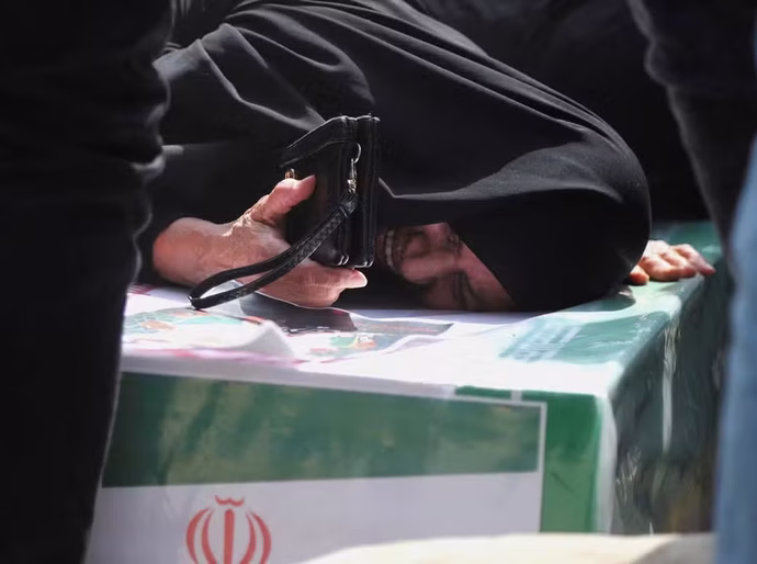 Bombardeio à escola no Irã: como ataque matou dezenas de crianças e jogou pressão sobre Trump e os EUA