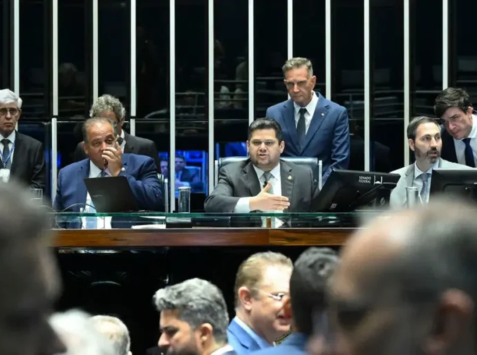 Governistas acionam STF contra PL da dosimetria e pedem veto de Lula