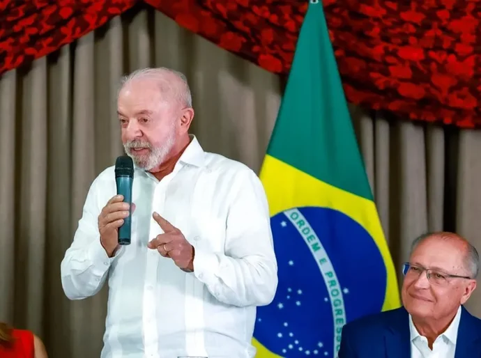Lula avalia acelerar reforma do Judiciário e criar supersecretaria