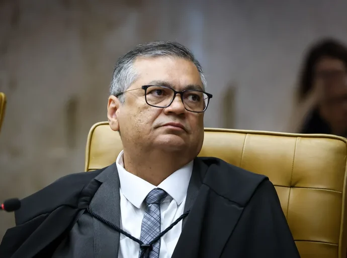 Flávio Dino reverte afastamento de cúpula da PF, critica 'decisão em causa própria' e aponta risco a investigações do caso 'Dark Horse'