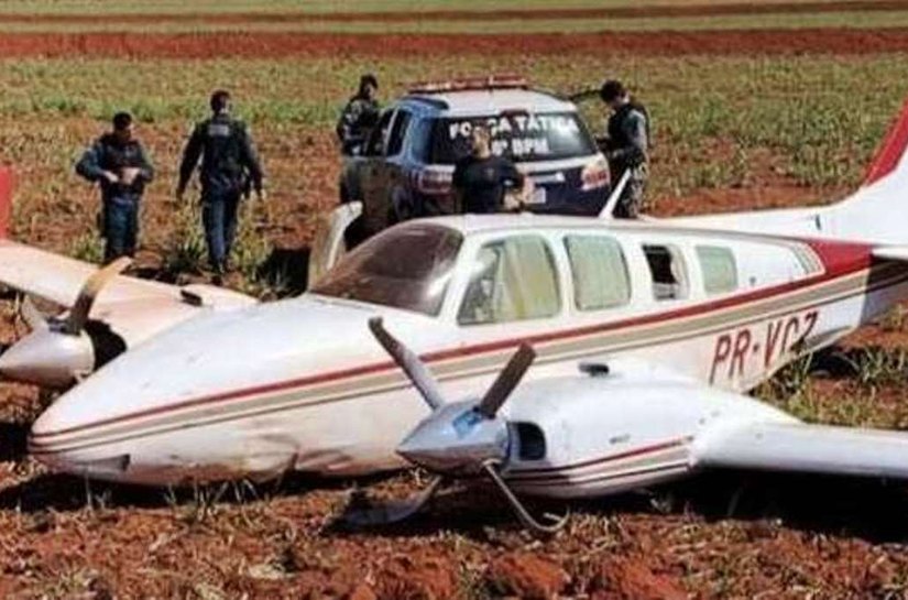 FAB intercepta e avião com 450 Kg de cocaína é obrigado a pousar no aeroporto de Rondonópolis em MT