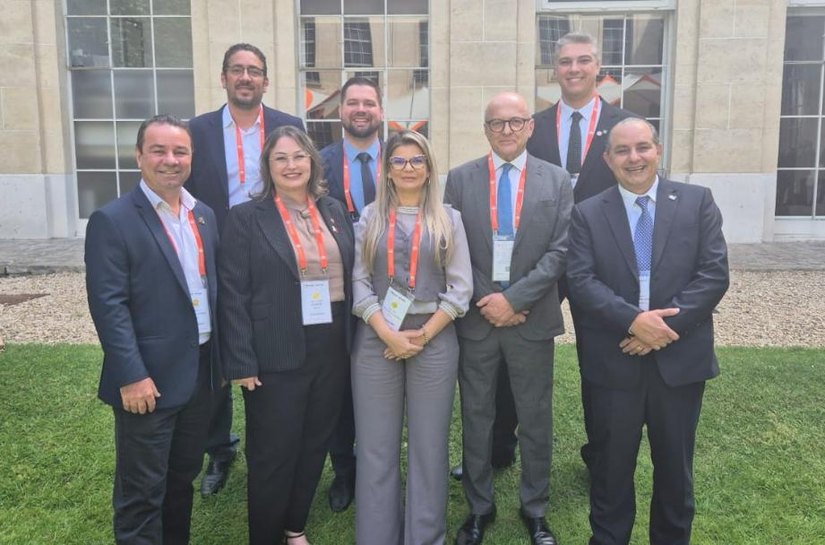 Mato Grosso recebe certificação de zona livre de aftosa sem vacinação em cerimônia em Paris