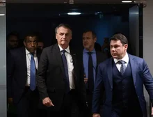 O que criminalistas dizem sobre decisão de Moraes contra Bolsonaro