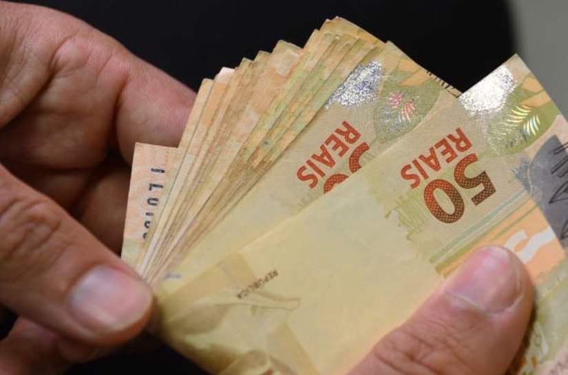 Governo envia diretrizes do orçamento prevendo salário mínimo de R$ 1.389 em 2024