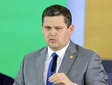 Alcolumbre retira do PL da dosimetria trecho que contradiz Lei Antifacção