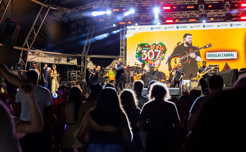 Mais de 60 mil pessoas celebram 307 anos de Cuiabá em abertura histórica no Parque das Águas