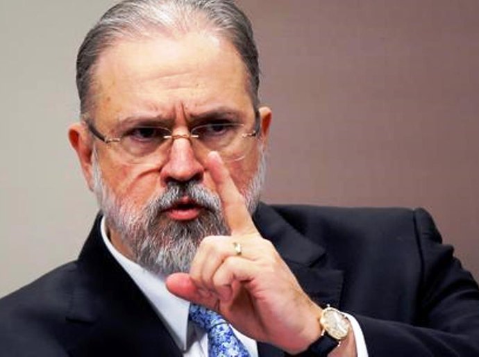 PGR vai recorrer da decisão de Fachin