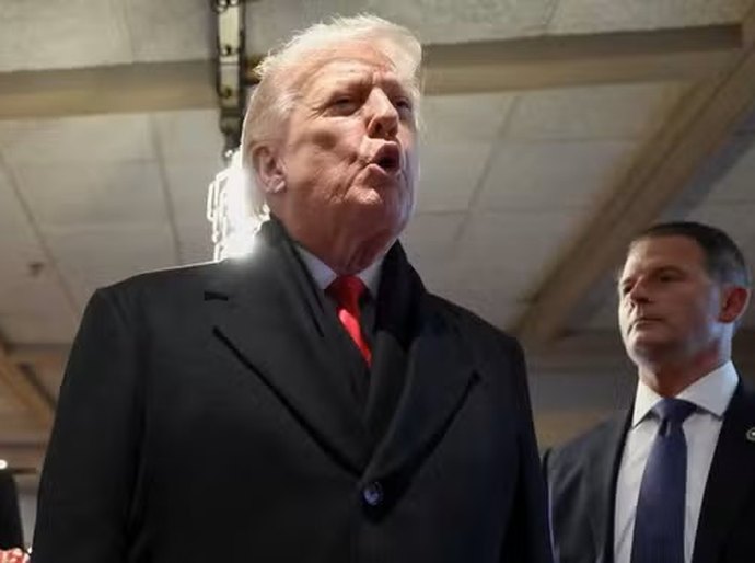 Trump diz que regime de Cuba vai cair 'muito em breve'