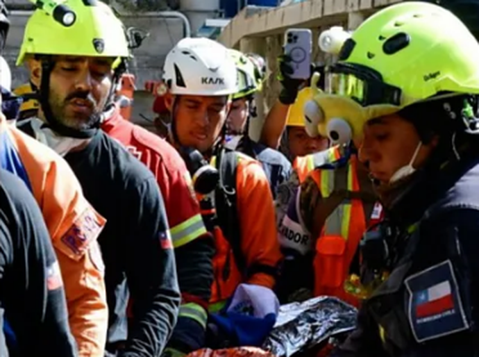 Venezuelano é resgatado vivo após 8 dias sob escombros de terremoto: 'Resgate tecnicamente mais difícil'
