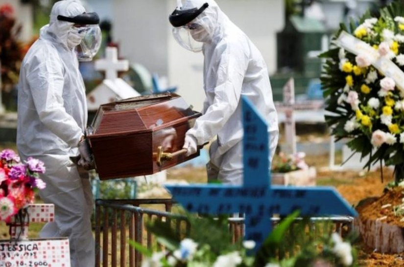 Brasil registra mais 1,6 mil mortes pela covid-19 e chega a 528,5 mil óbitos pela doença