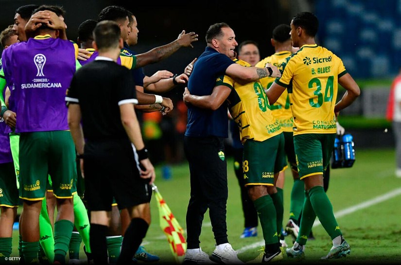 Cuiabá vence o Metropolitanos por 3 X 0 pela Sul-Americana e reasume liderança do grupo G