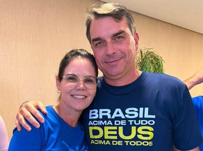 Ao lado de Flávio Bolsonaro, Coronel Fernanda participa da Marcha para Jesus e destaca união pela fé