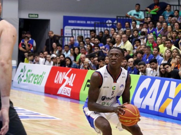 Covid-19 - Liga Nacional de Basquete paralisa atual temporada da NBB