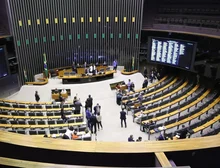 Câmara aprova em 1º turno PEC que dificulta ações contra parlamentares