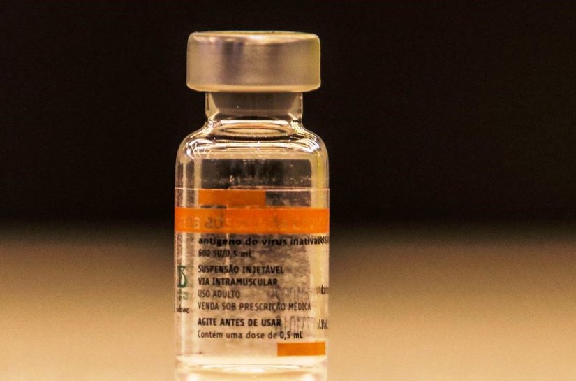 Covid-19: OMS aprova inclusão da CoronaVac em lista de uso emergencial
