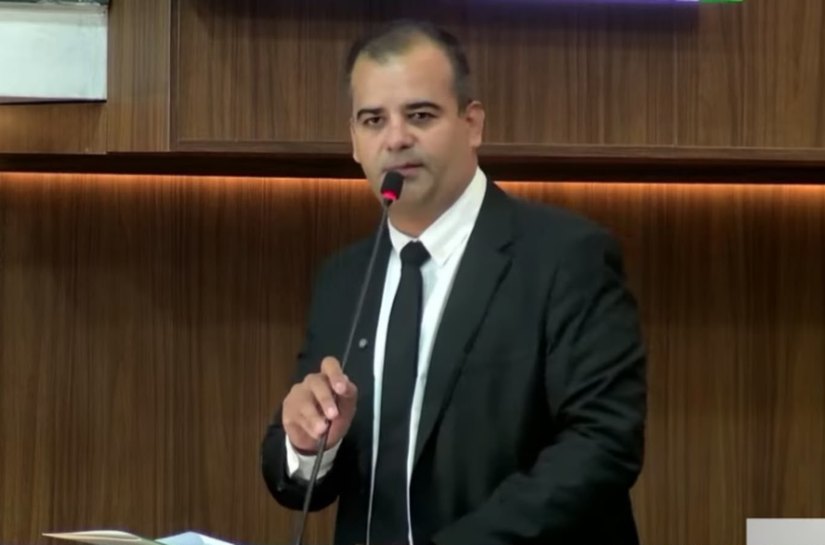 ILDE VENCE GUERRA DE BASTIDORES, LEVA 27 VOTOS E ABILIO REAGE: “EXISTEM DOIS ILDES”