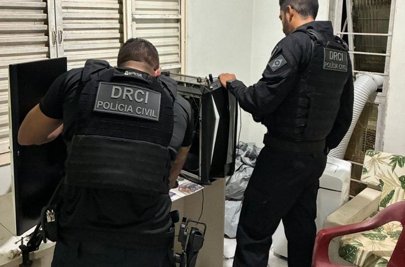 Polícia Civil desarticula grupo criminoso que usava IA para invasões e fraudes eletrônicas