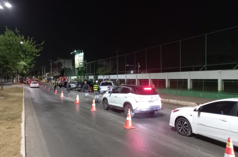 Operação Lei Seca termina com dez motoristas presos por embriaguez na madrugada de sábado, 28