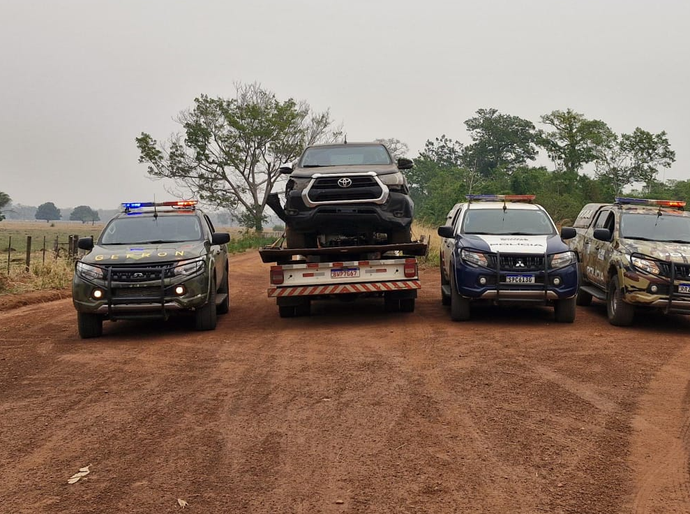 Gefron e Patrulha Rural localizam caminhonete furtada em Cuiabá na fronteira com a Bolívia