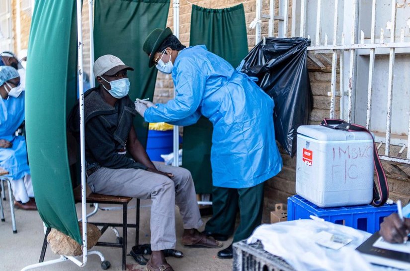 OMS pede moratória mundial para terceira dose de vacinas contra covid-19