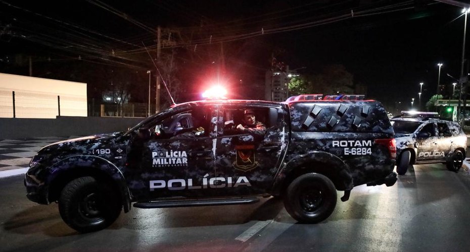 Foragido da Justiça é preso pela Rotam durante jogo de futebol em Cuiabá